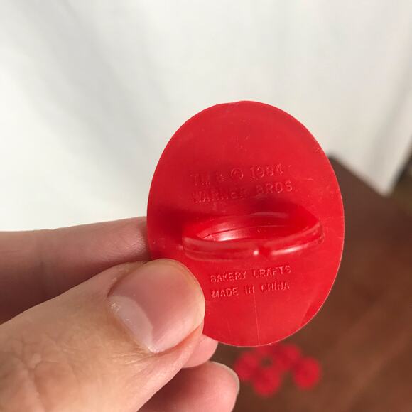 3/$20 Set of 11 VTG Warner Bros Bakery Craft ANIMANIACS Plastic Cupcake Toppers - Picture 4 of 6